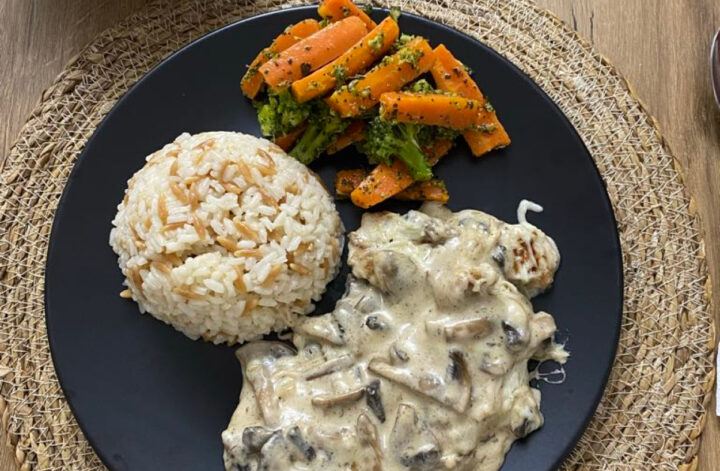 Kremalı Tavuk Soslu Makarna Pişirme Süresi [Püf Noktaları] - Kapak Görseli