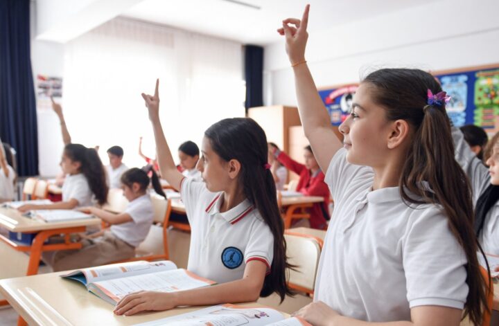 Ortaokul Öğrencileri Yılda Kaç Kitap Okumalı? [2026 Rehberi] - Kapak Görseli